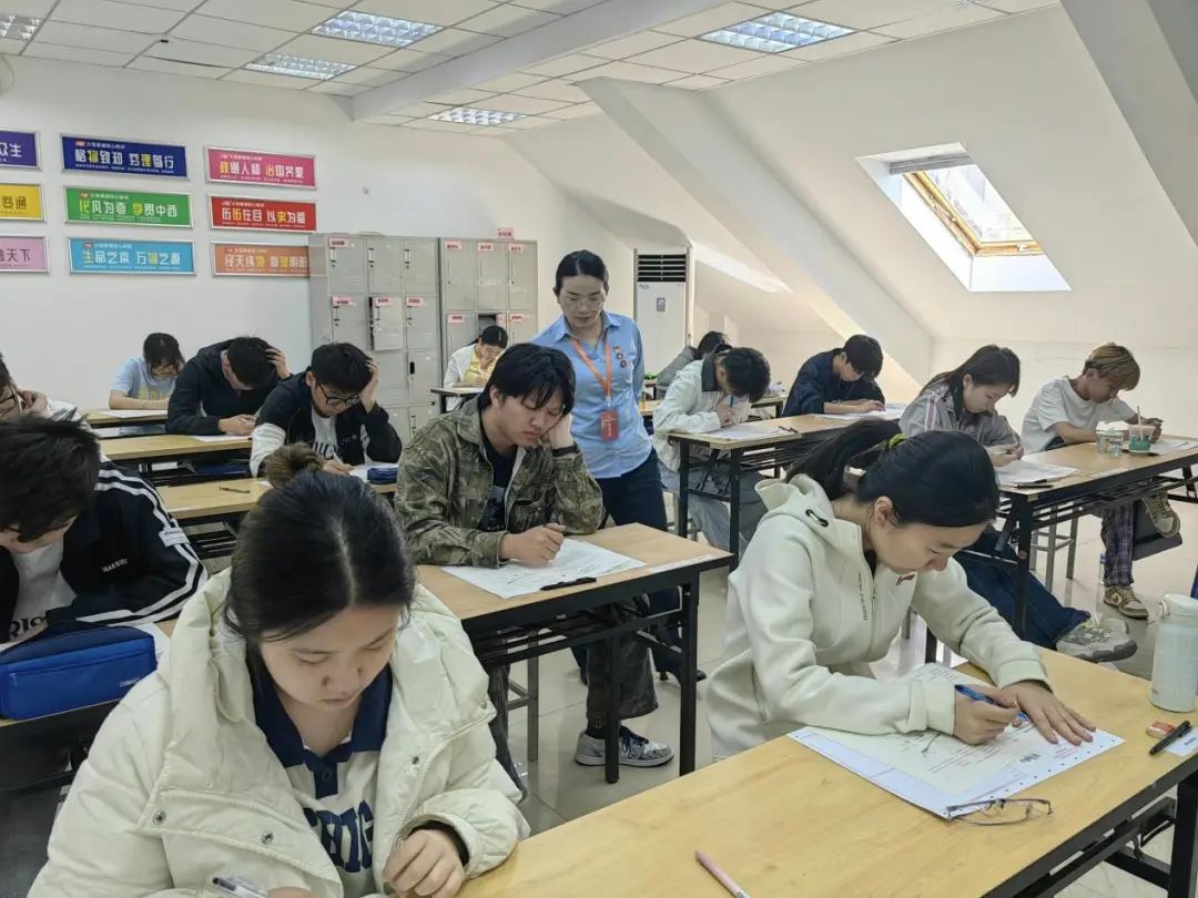 a9d3f9a6327d37b750d55173aebe34bf_compress(1)